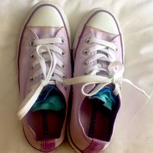 Women converse shoes size 6